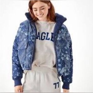 American Eagle Cropped Reversible Puffer Bandana Blue patchwork Sherpa Teddy